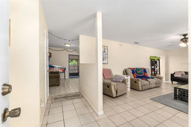 3025 W UNIVERSITY AVENUE, Gainesville, FL 32607
