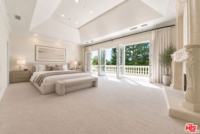 2285 Worthing Lane, Los Angeles, CA 90077