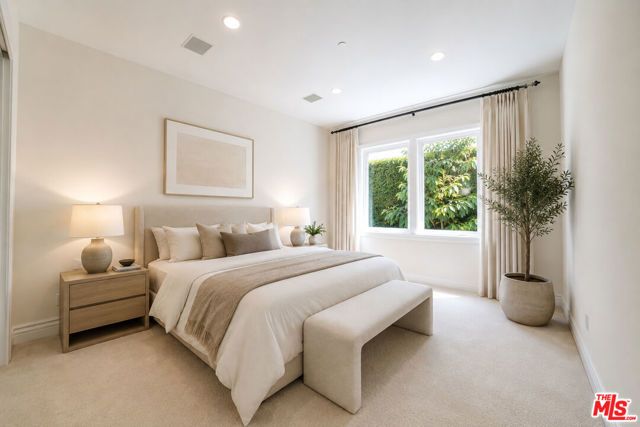 2285 Worthing Lane, Los Angeles, CA 90077