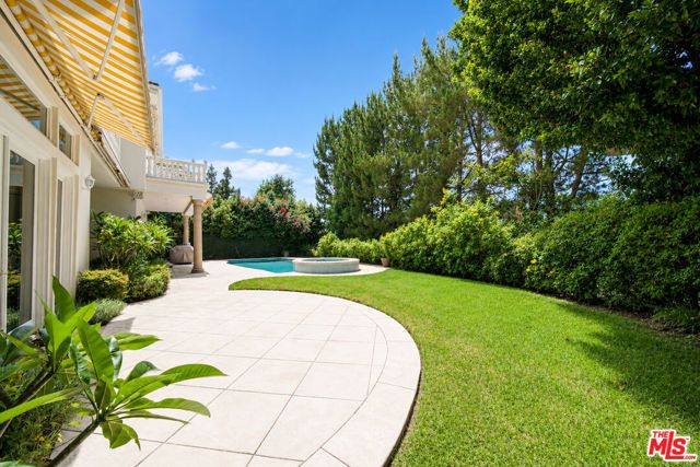 2285 Worthing Lane, Los Angeles, CA 90077