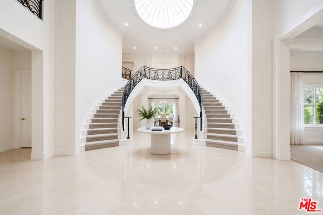 2285 Worthing Lane, Los Angeles, CA 90077