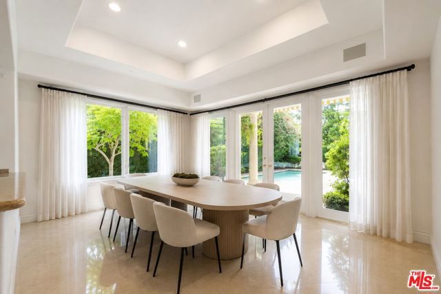 2285 Worthing Lane, Los Angeles, CA 90077