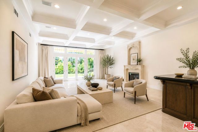 2285 Worthing Lane, Los Angeles, CA 90077