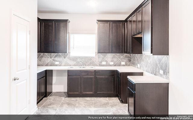 11106 SCHMIDT LN, Converse, TX 78109