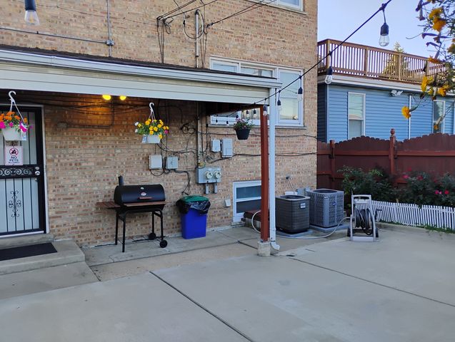 6237 S Kedvale Avenue 2, Chicago, IL 60629