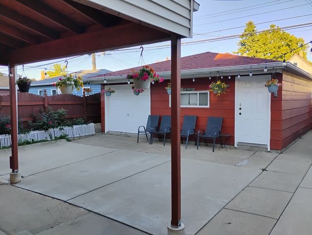 6237 S Kedvale Avenue 2, Chicago, IL 60629