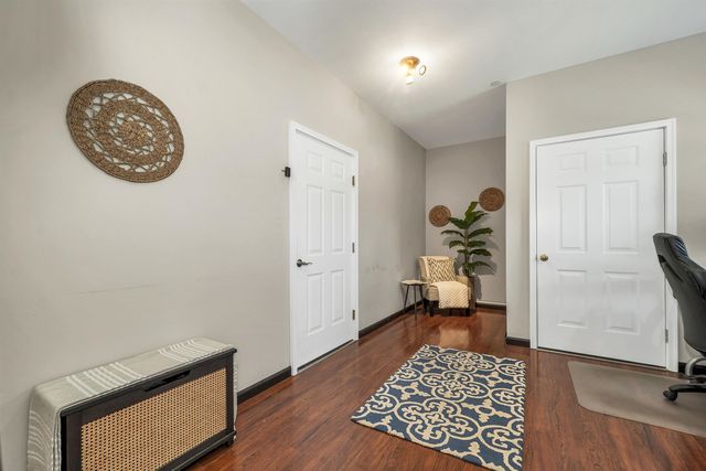 17 River Front Dr Unit 3, Manchester, NH 03102