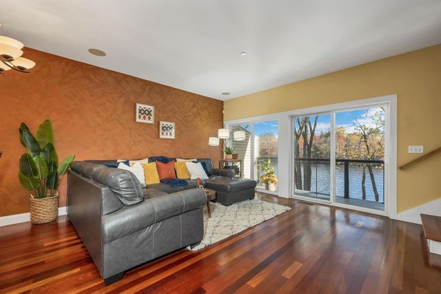 17 River Front Dr Unit 3, Manchester, NH 03102