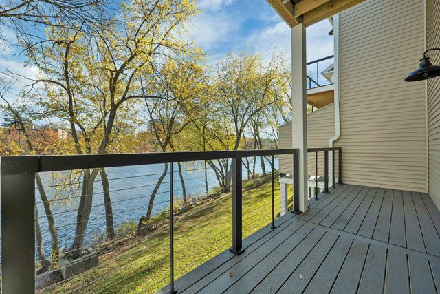 17 River Front Dr Unit 3, Manchester, NH 03102