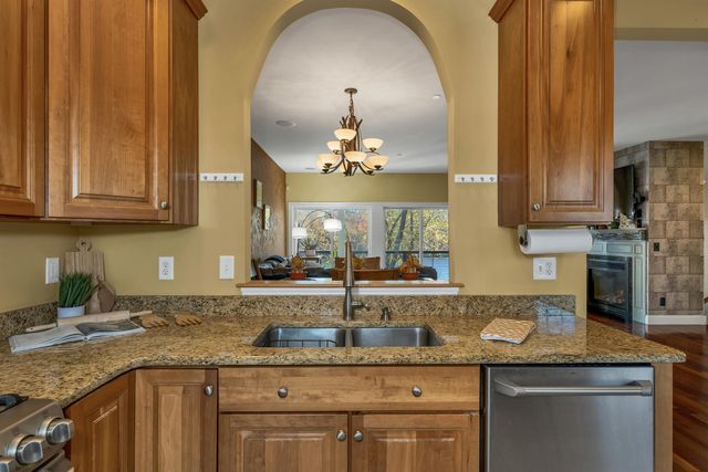 17 River Front Dr Unit 3, Manchester, NH 03102