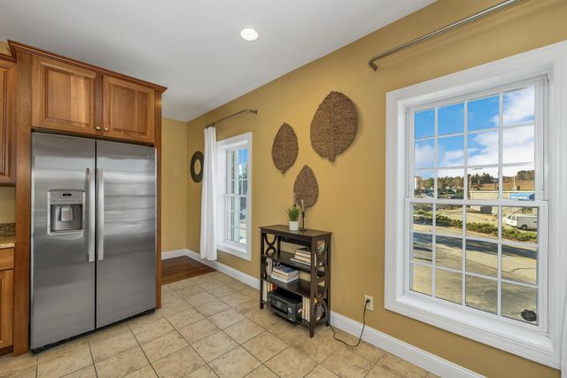 17 River Front Dr Unit 3, Manchester, NH 03102