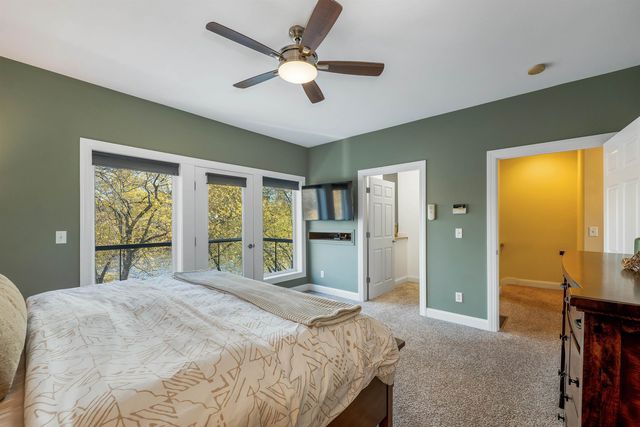 17 River Front Dr Unit 3, Manchester, NH 03102