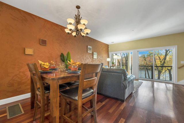 17 River Front Dr Unit 3, Manchester, NH 03102