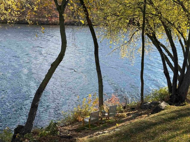 17 River Front Dr Unit 3, Manchester, NH 03102