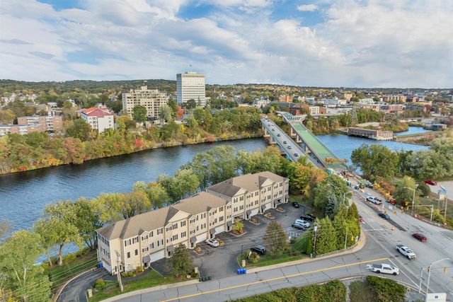 17 River Front Dr Unit 3, Manchester, NH 03102