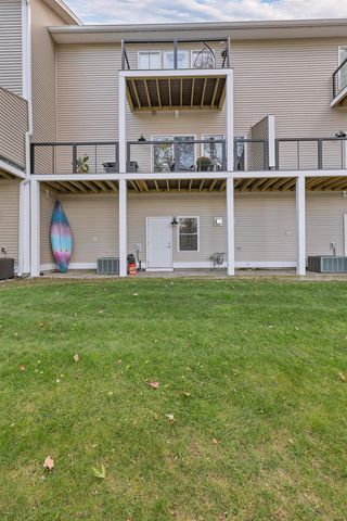 17 River Front Dr Unit 3, Manchester, NH 03102