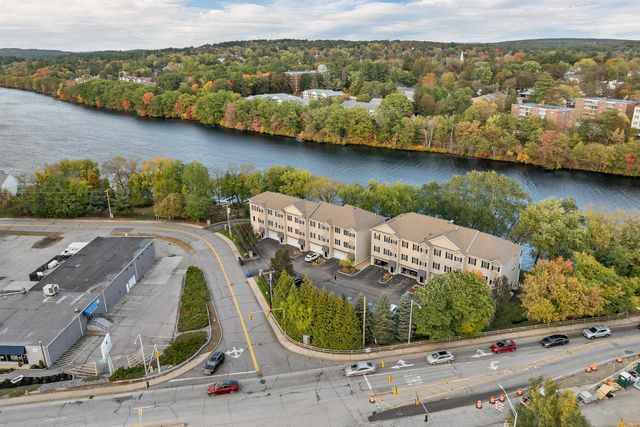 17 River Front Dr Unit 3, Manchester, NH 03102