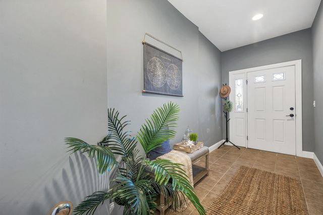 17 River Front Dr Unit 3, Manchester, NH 03102