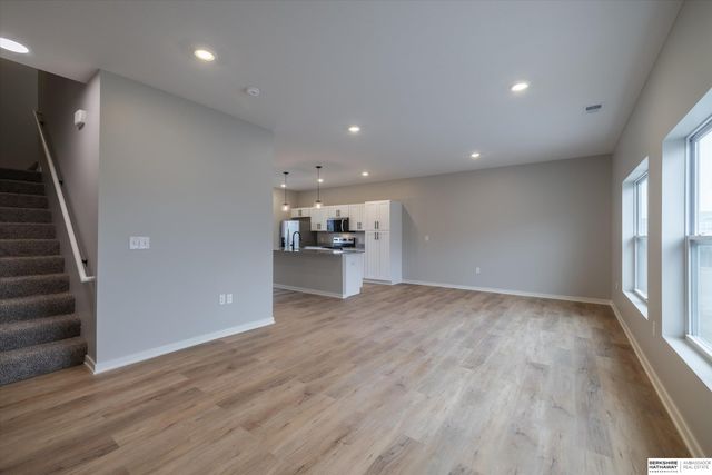 5403 S 208 Court, Elkhorn, NE 68022