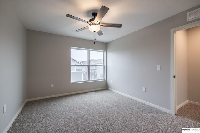 5403 S 208 Court, Elkhorn, NE 68022