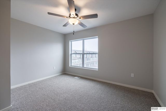 5403 S 208 Court, Elkhorn, NE 68022