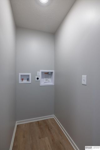 5403 S 208 Court, Elkhorn, NE 68022