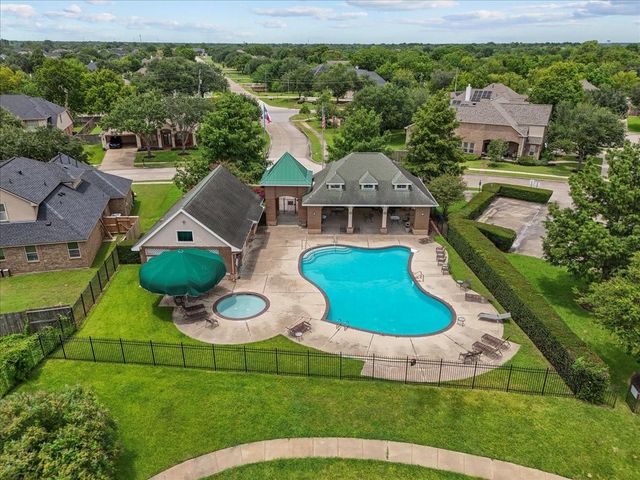 3902 Basil Court, Pearland, TX 77584