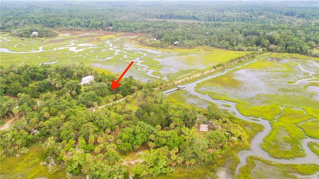 13 Seabreeze Drive, Darien, GA 31305