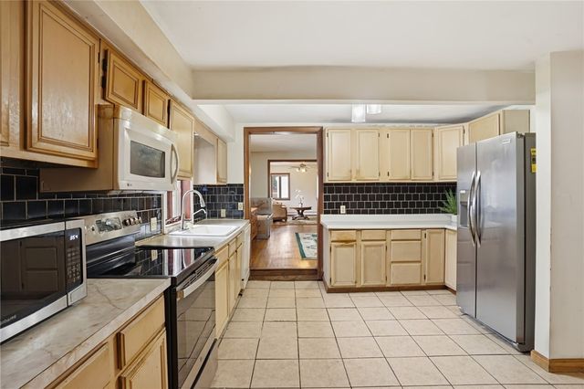 11 Cedar Drive, Bristol, RI 02809