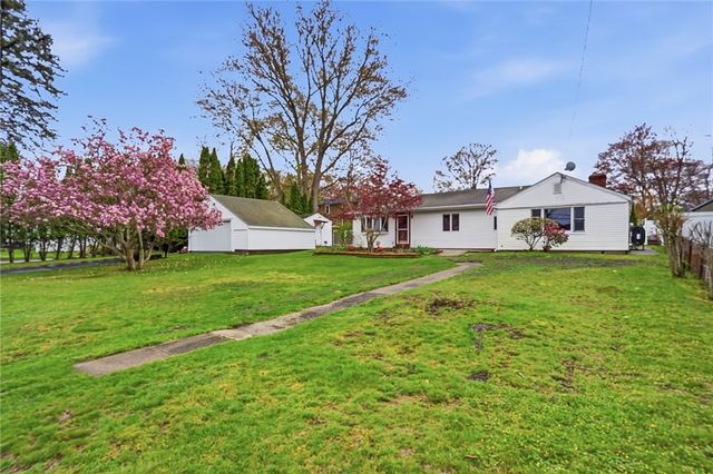 11 Cedar Drive, Bristol, RI 02809