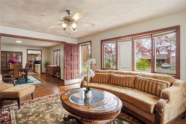 11 Cedar Drive, Bristol, RI 02809