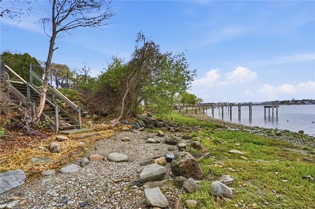 11 Cedar Drive, Bristol, RI 02809