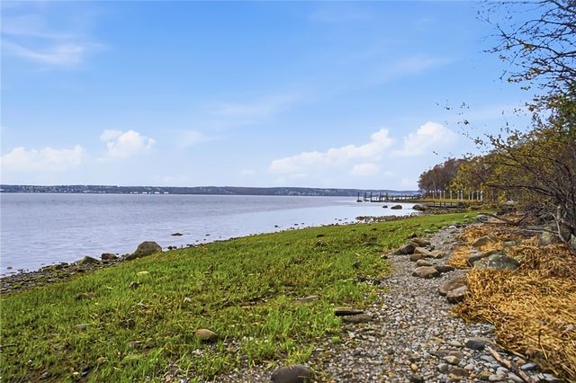 11 Cedar Drive, Bristol, RI 02809