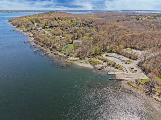11 Cedar Drive, Bristol, RI 02809
