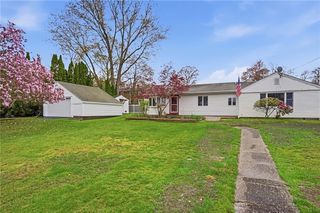 11 Cedar Drive, Bristol, RI 02809