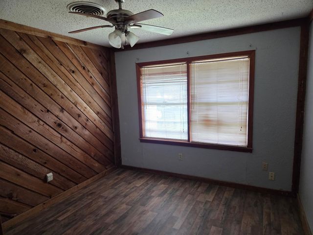 1133 25th Avenue N, Texas City, TX 77590