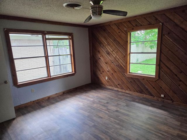 1133 25th Avenue N, Texas City, TX 77590