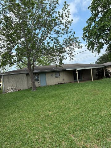 1133 25th Avenue N, Texas City, TX 77590