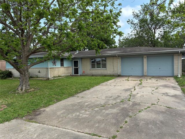 1133 25th Avenue N, Texas City, TX 77590