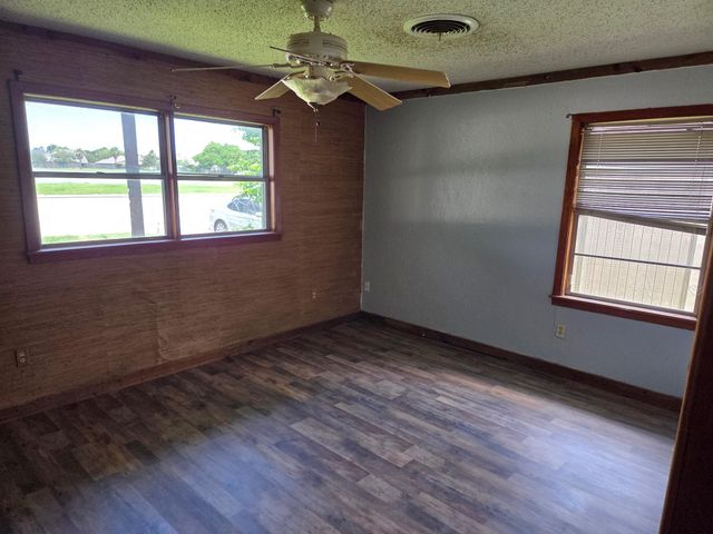 1133 25th Avenue N, Texas City, TX 77590