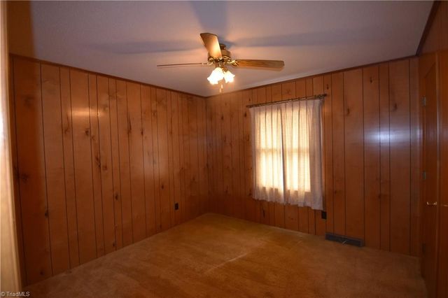 737 Lee Road, Thomasville, NC 27360