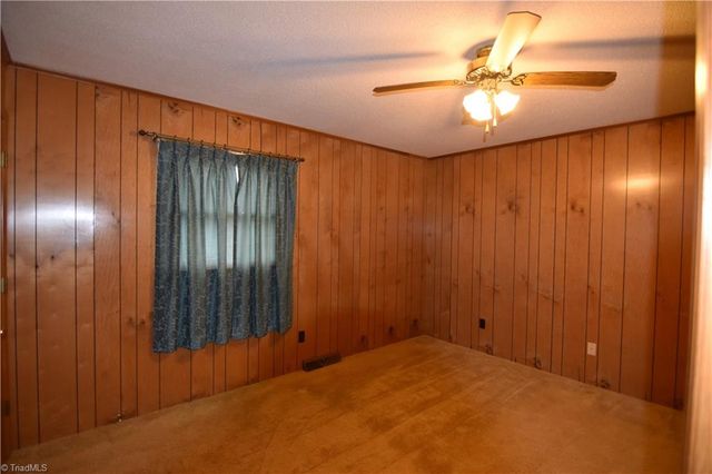 737 Lee Road, Thomasville, NC 27360