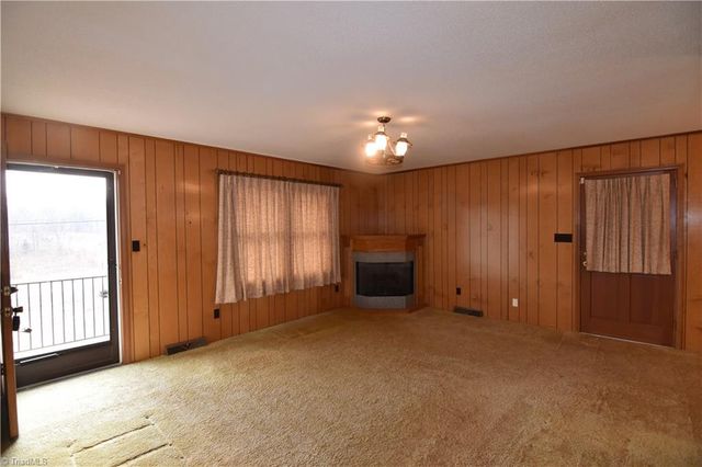 737 Lee Road, Thomasville, NC 27360