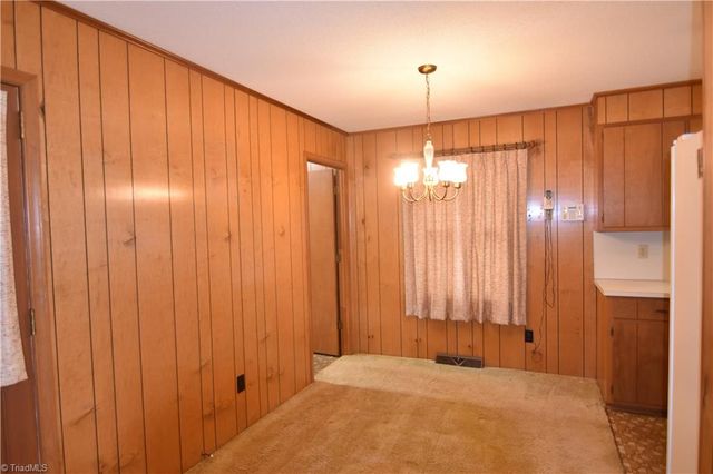 737 Lee Road, Thomasville, NC 27360