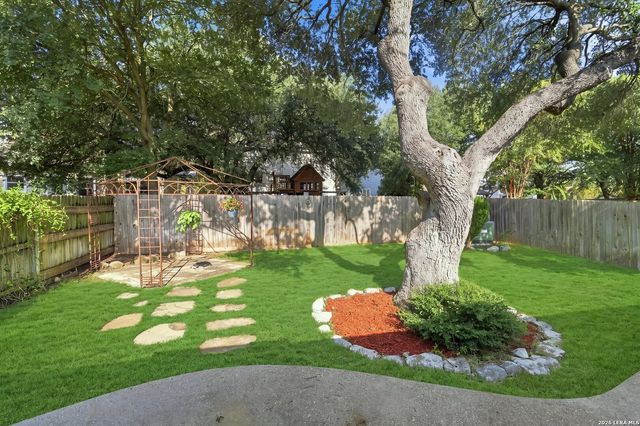 20619 Gathering Oak, San Antonio, TX 78258