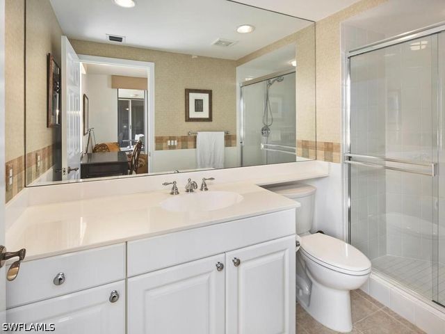 7225 Pelican Bay BLVD 203, Naples, FL 34108