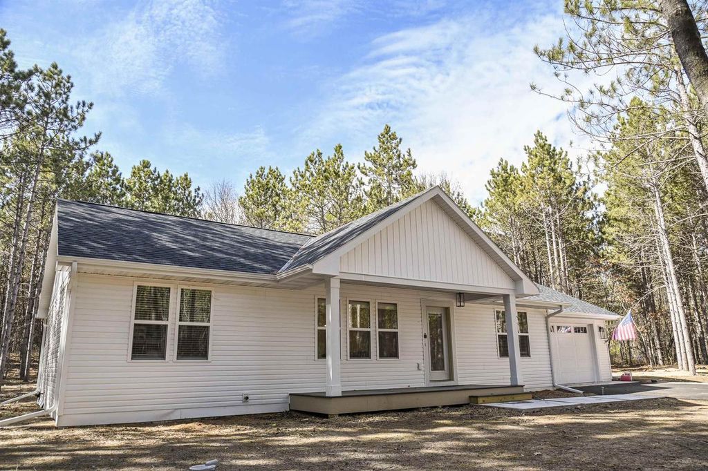 W3090 Yellow Banks Trail, Nekoosa, WI 54457