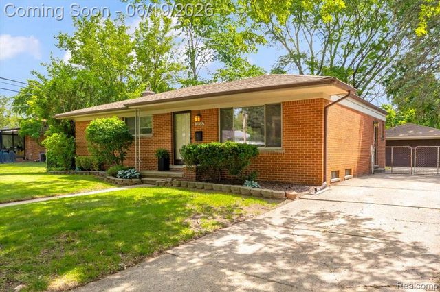 28332 Loretta Avenue, Warren, MI 48092