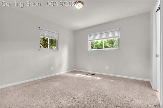 28332 Loretta Avenue, Warren, MI 48092