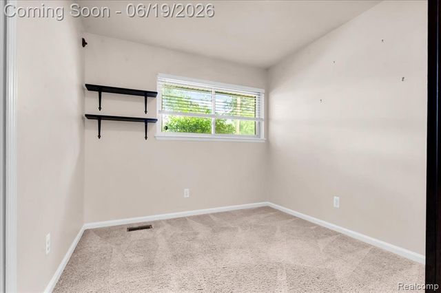 28332 Loretta Avenue, Warren, MI 48092